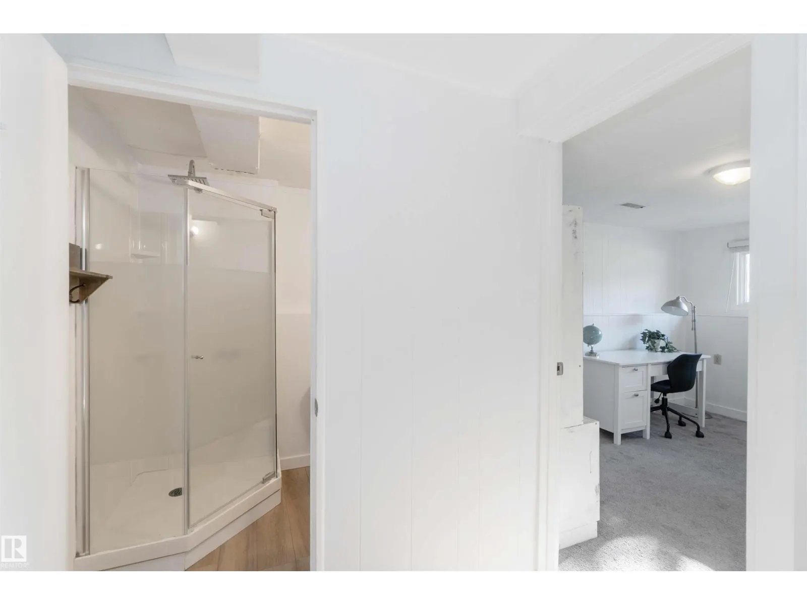 8508 43 AV NW