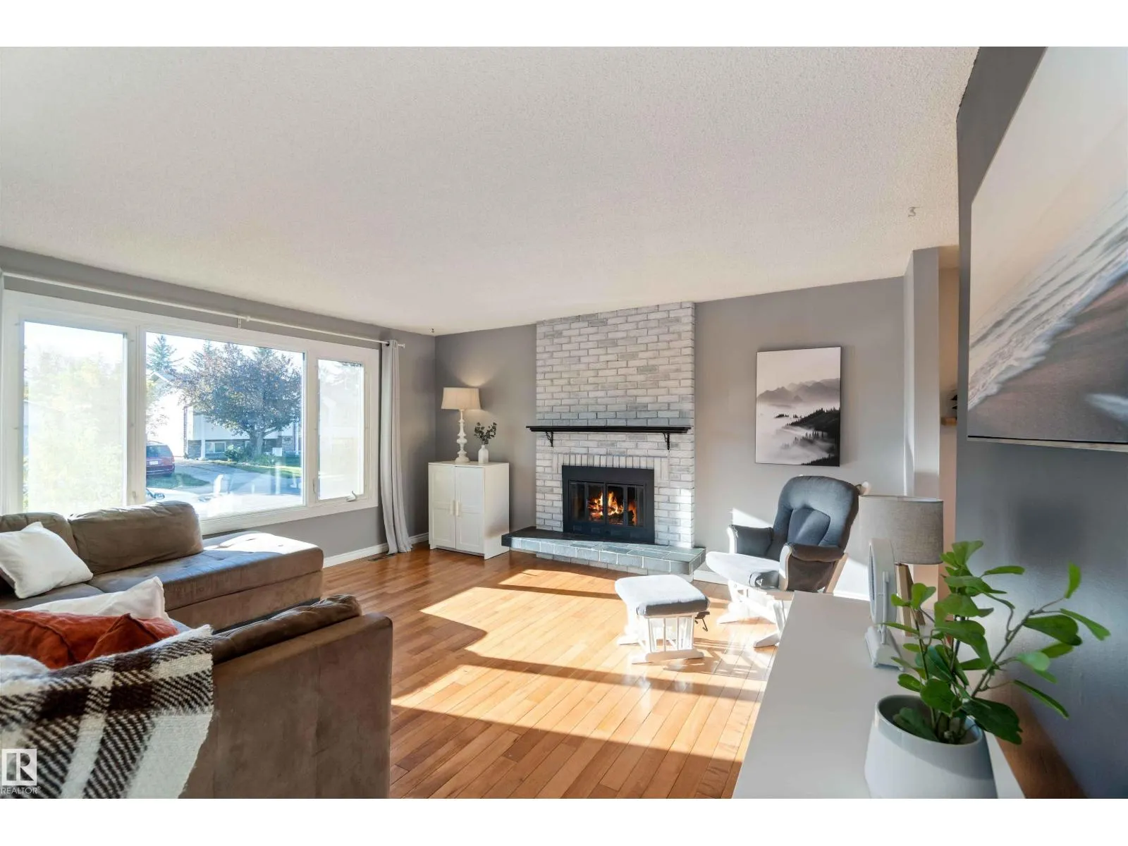 8508 43 AV NW