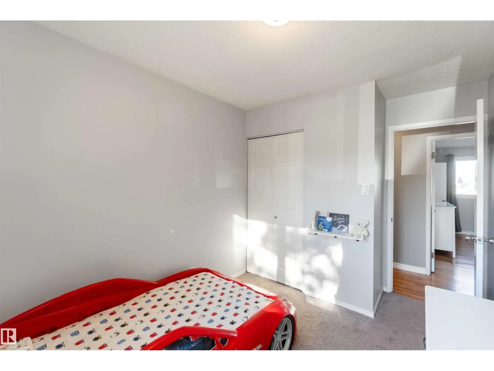8508 43 AV NW