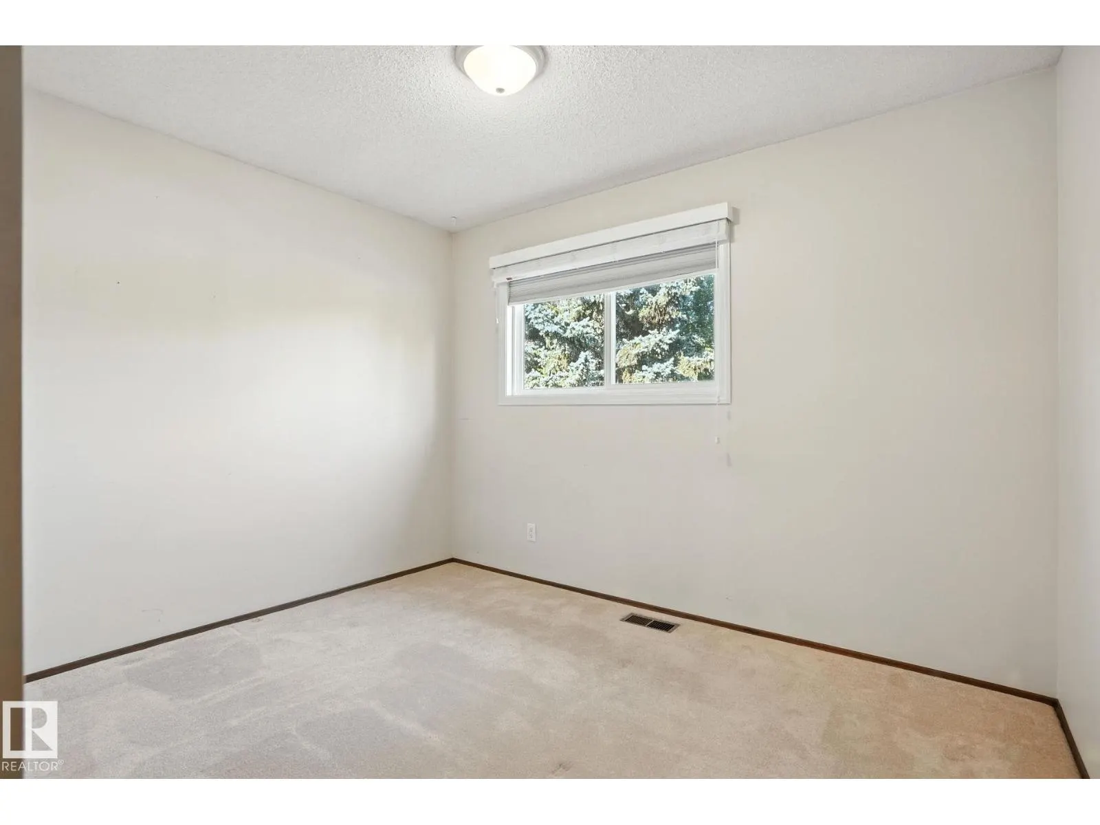 4 GLEN MEADOW CR
