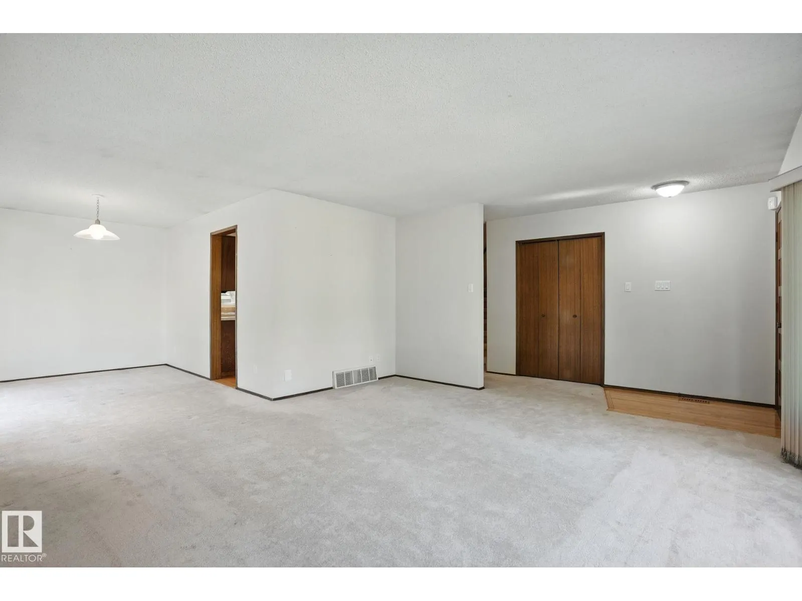 4 GLEN MEADOW CR
