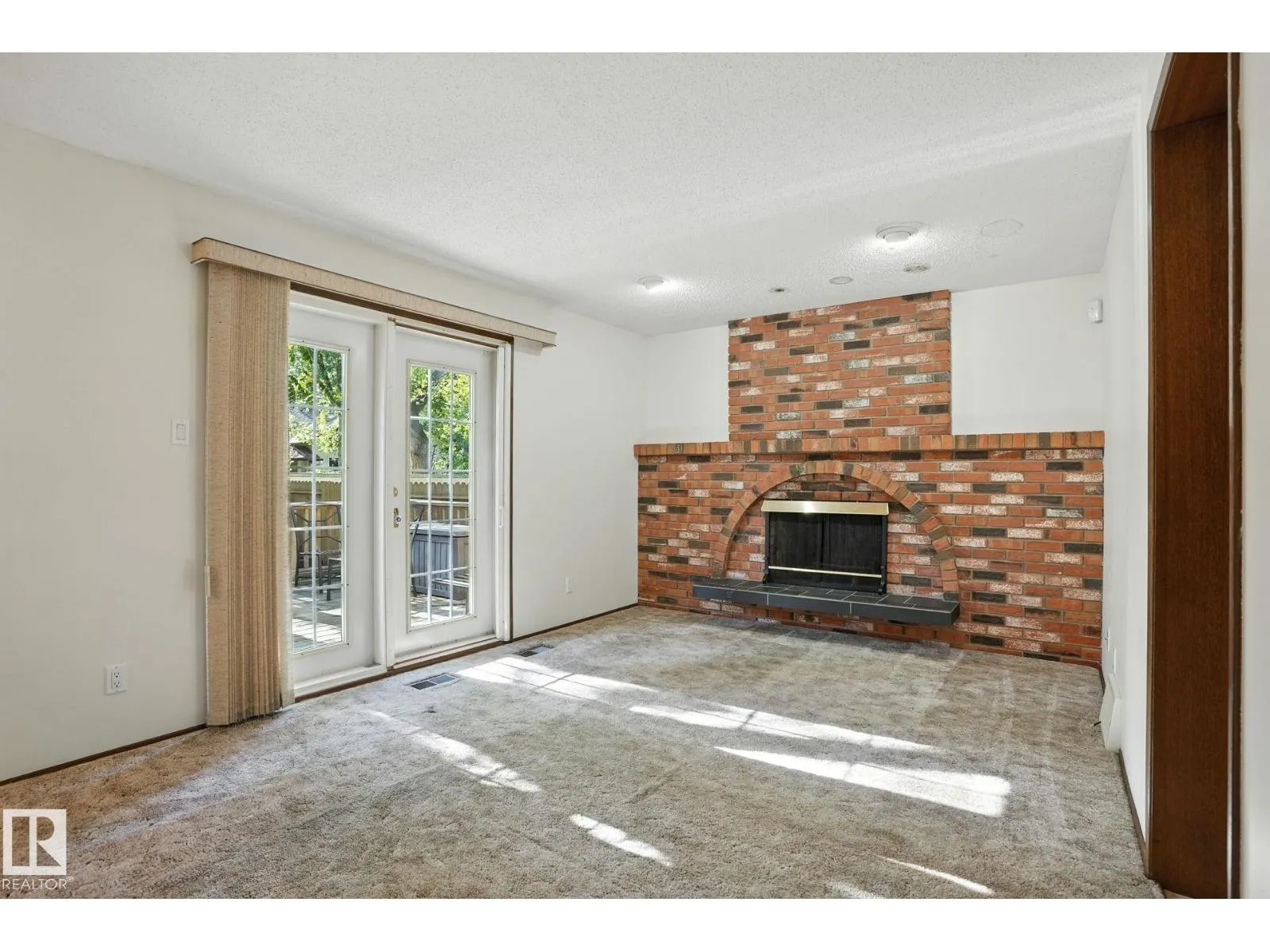 4 GLEN MEADOW CR