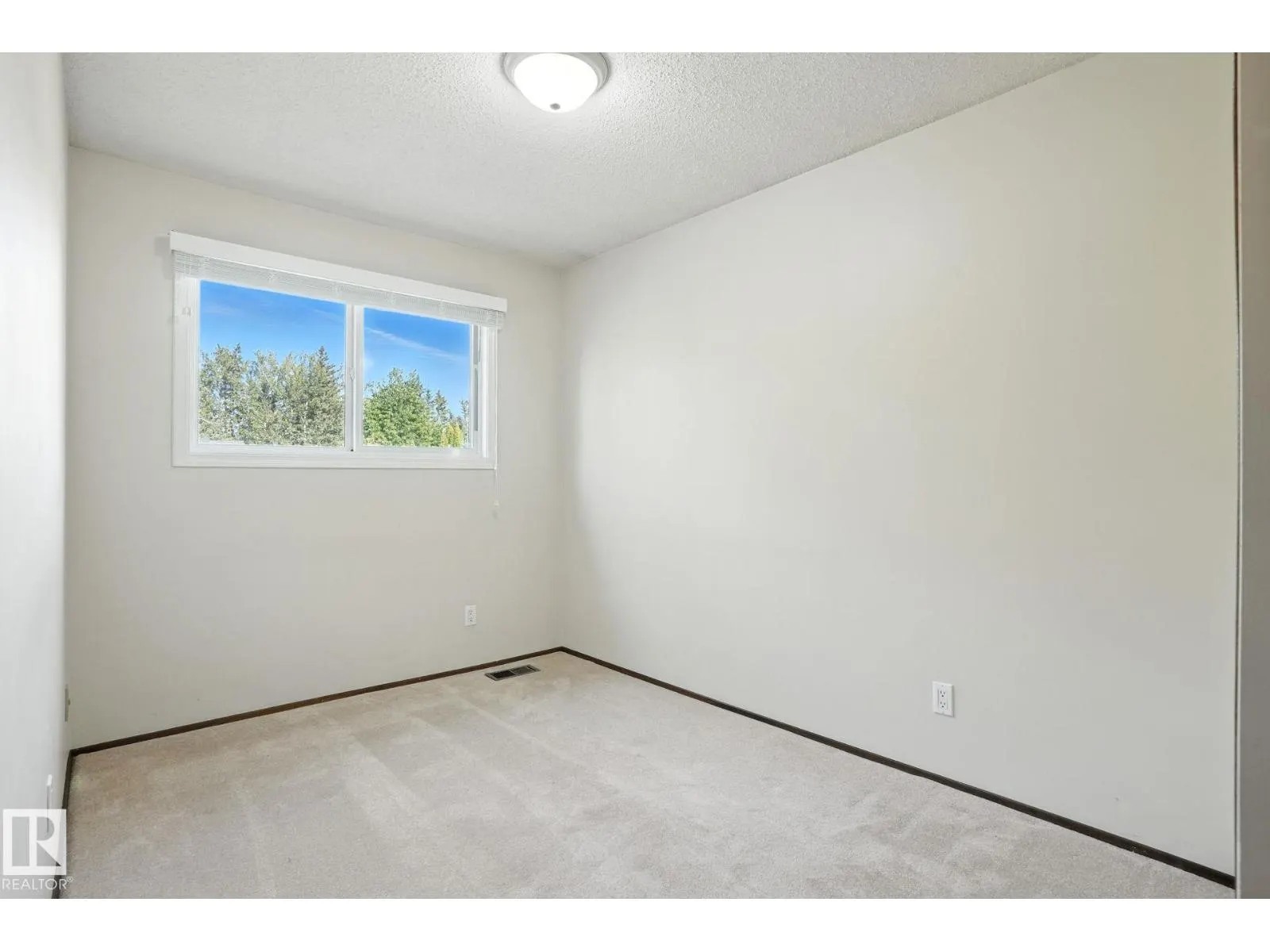 4 GLEN MEADOW CR