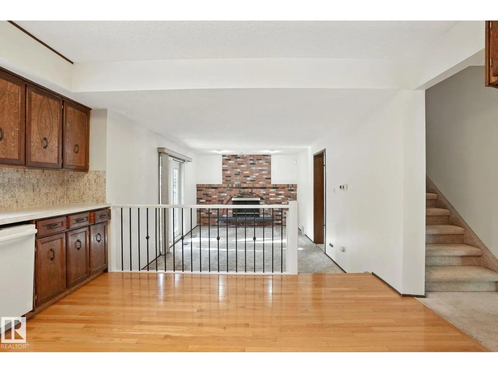 4 GLEN MEADOW CR