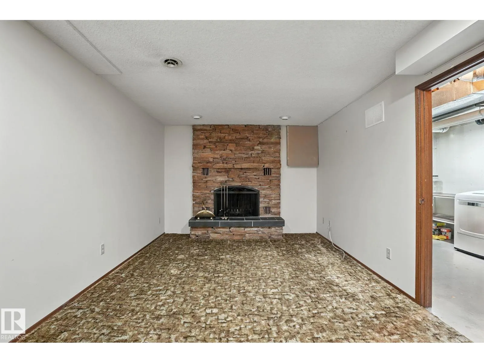 4 GLEN MEADOW CR