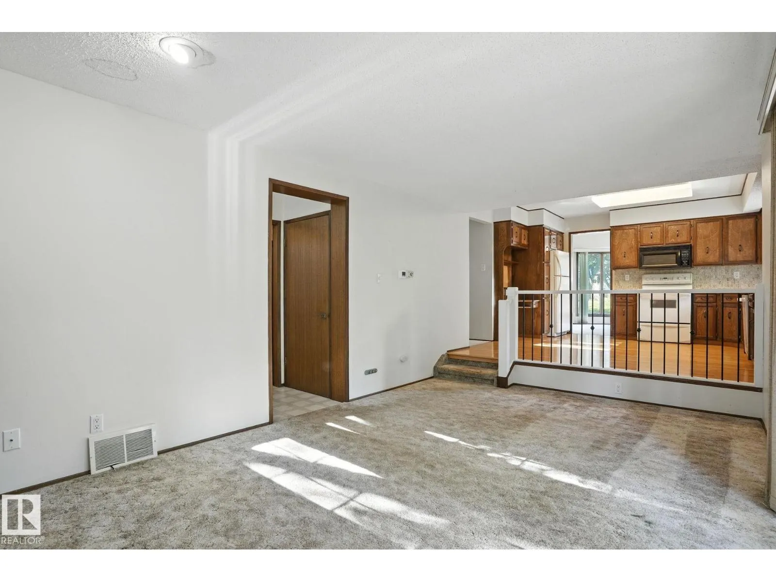 4 GLEN MEADOW CR