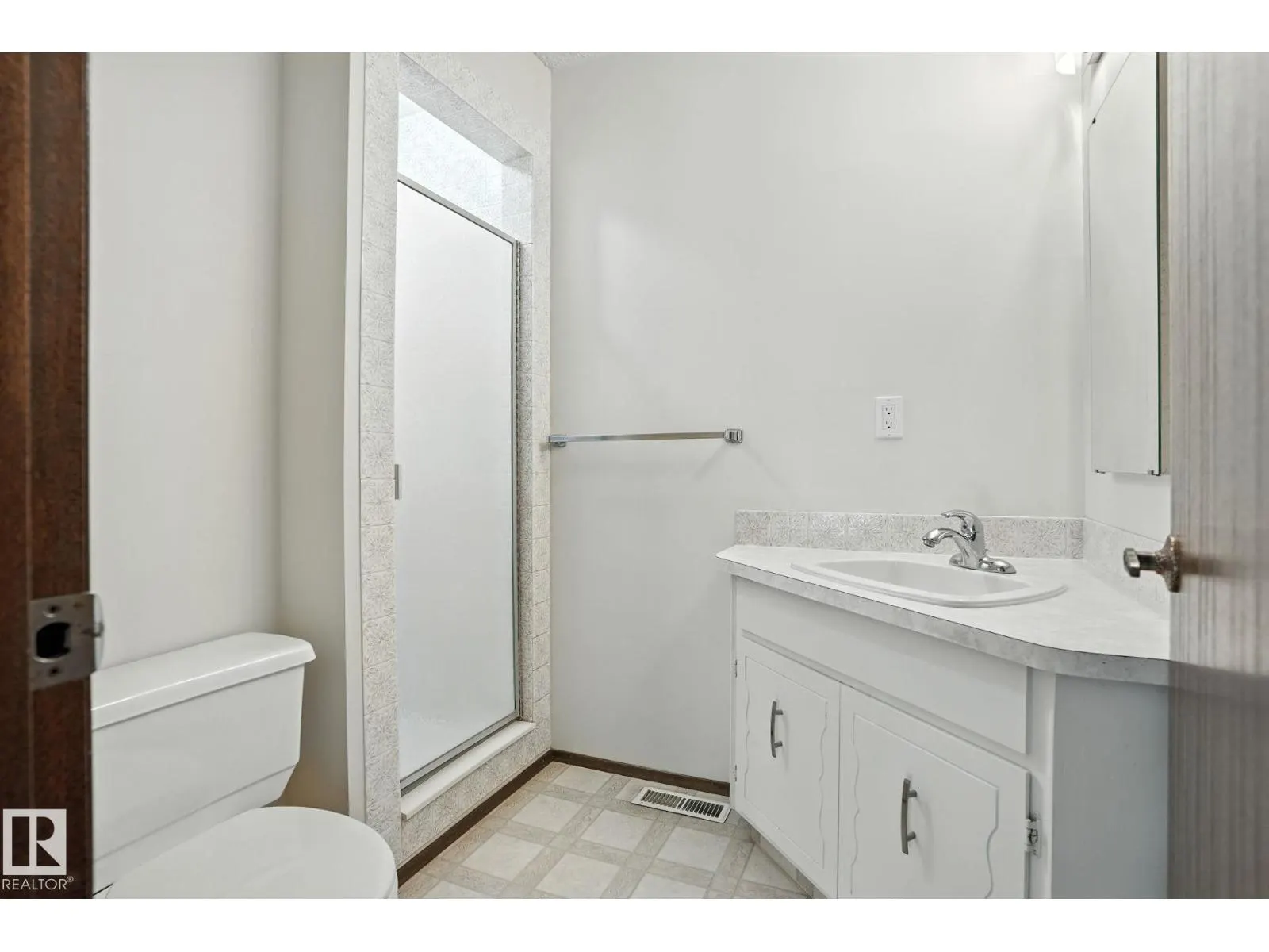 4 GLEN MEADOW CR