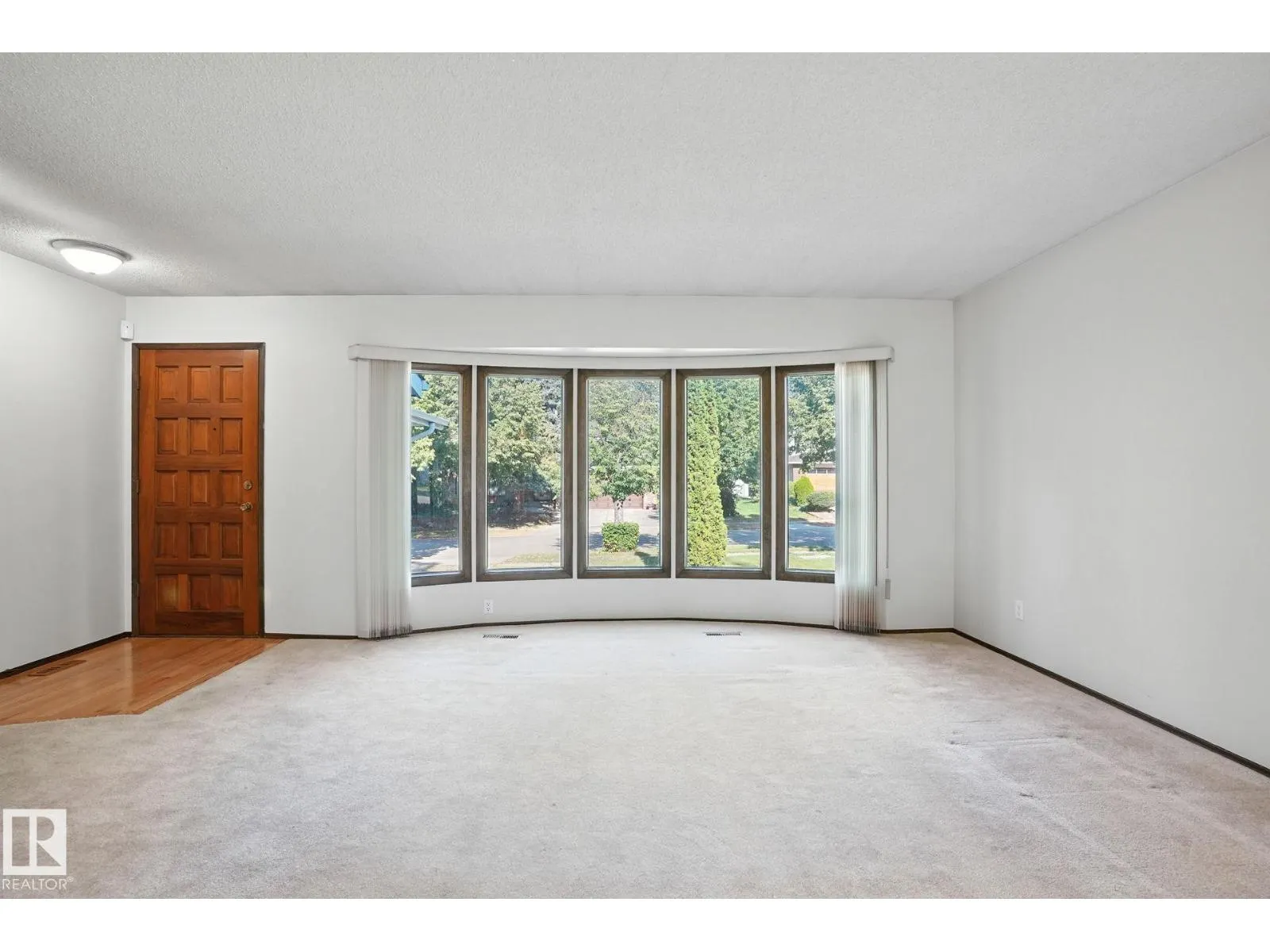 4 GLEN MEADOW CR