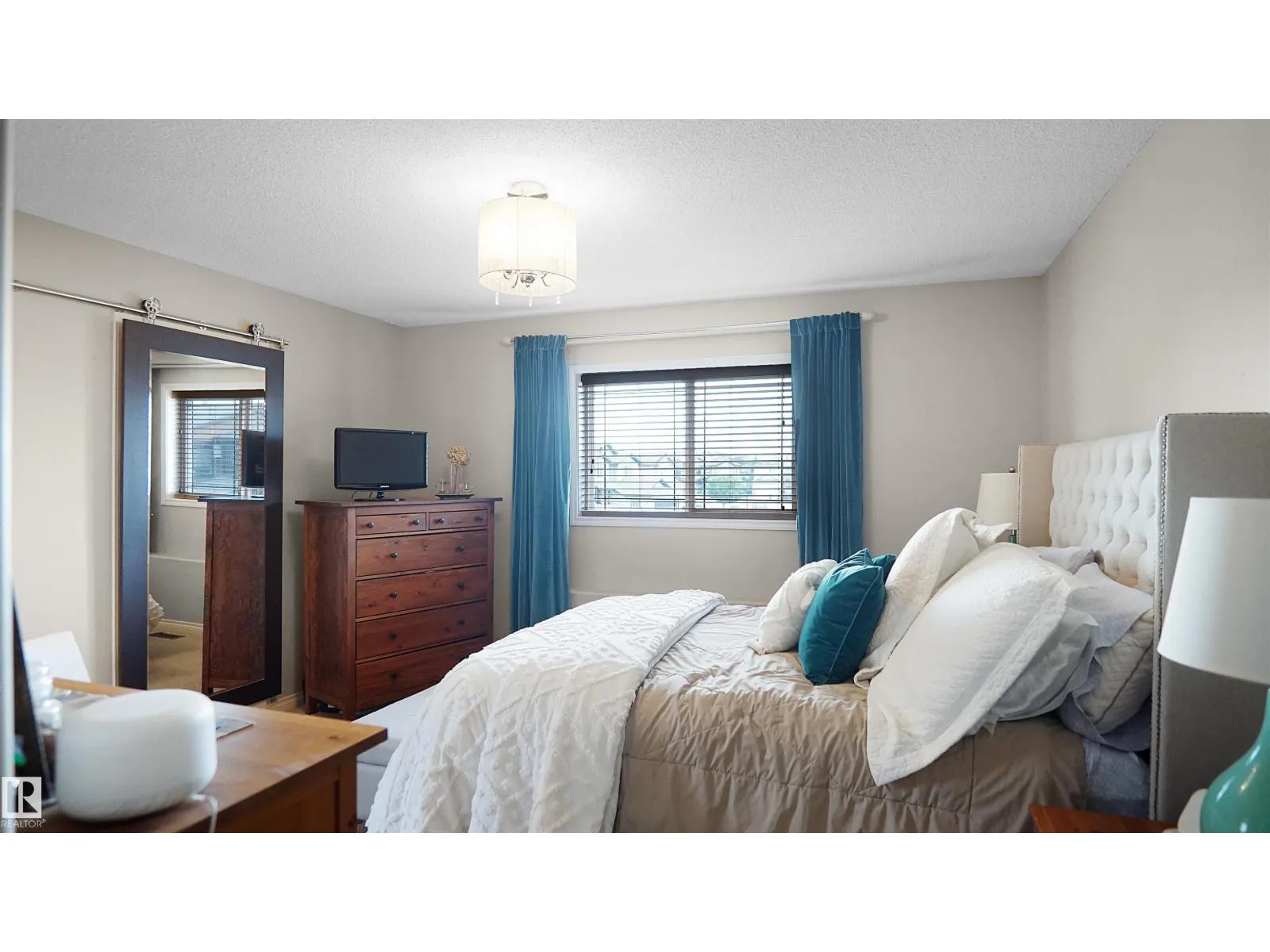 20845 92A AV NW