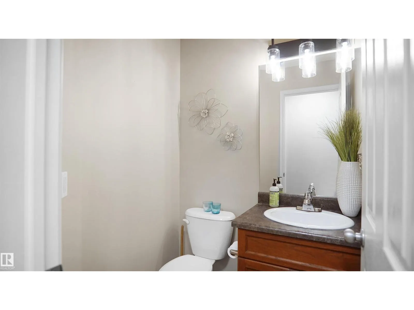 20845 92A AV NW