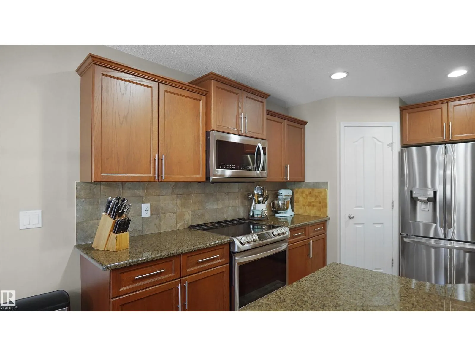 20845 92A AV NW