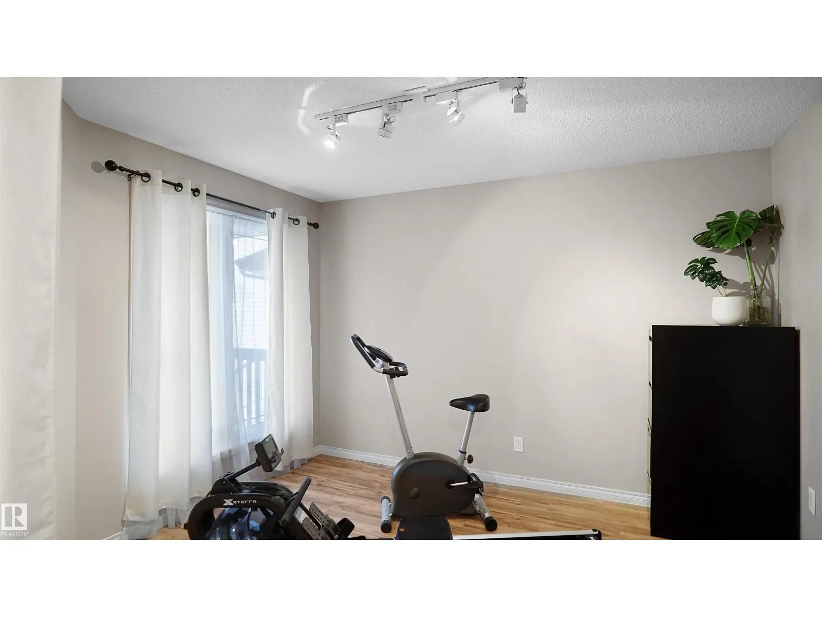 20845 92A AV NW