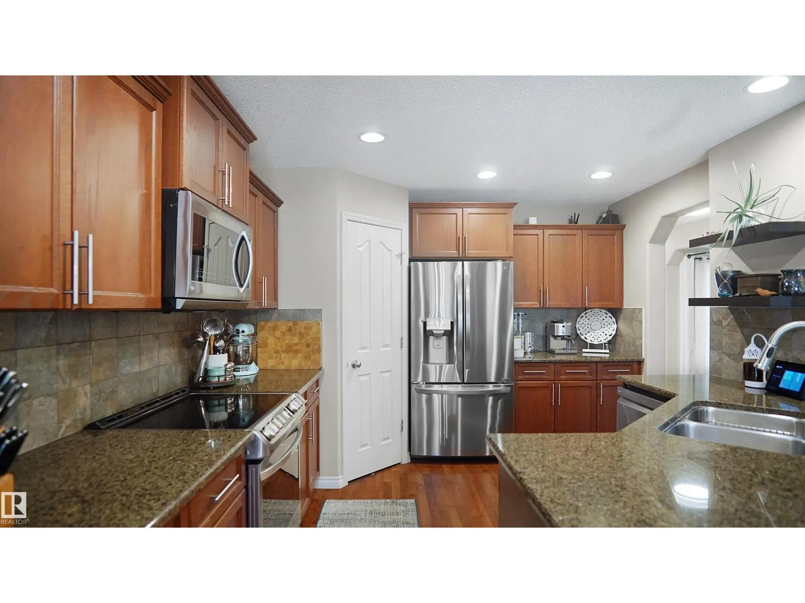 20845 92A AV NW
