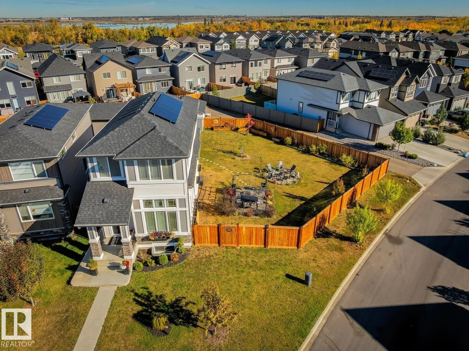 20932 130 AV NW