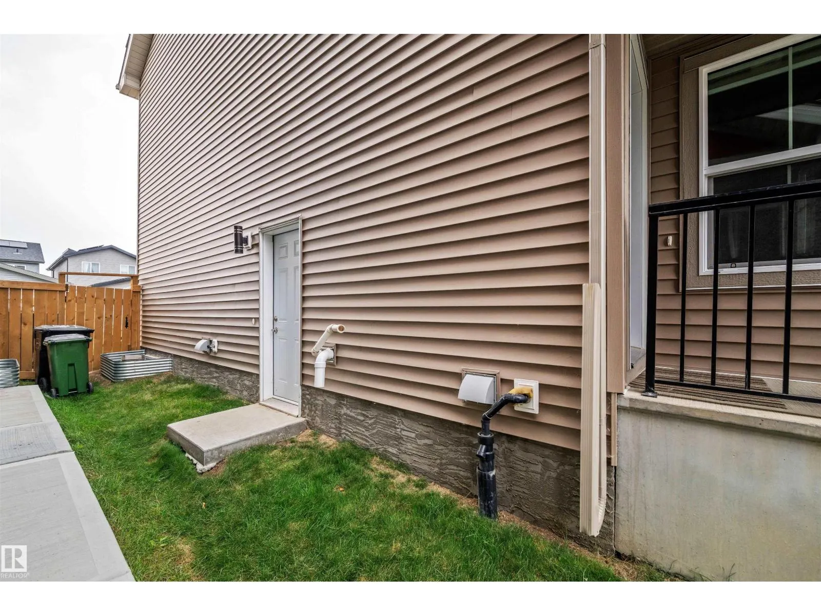 11979 34 AV SW