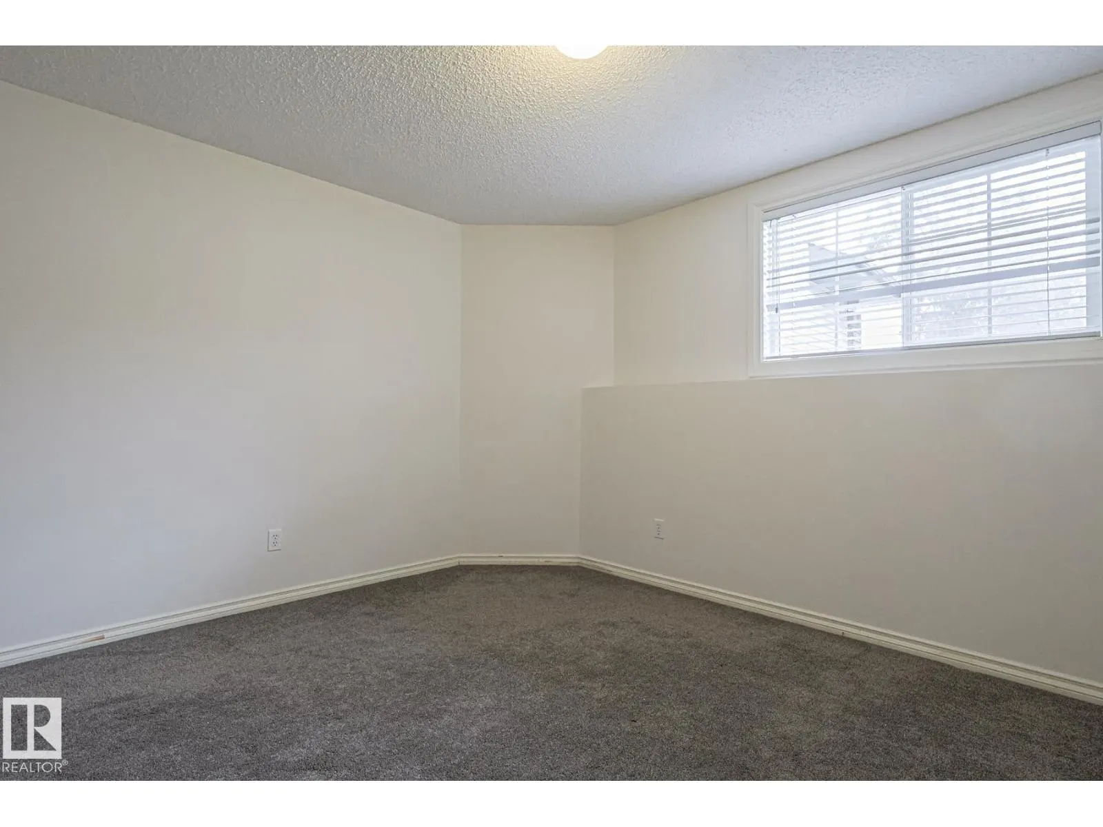 1114 116 ST NW