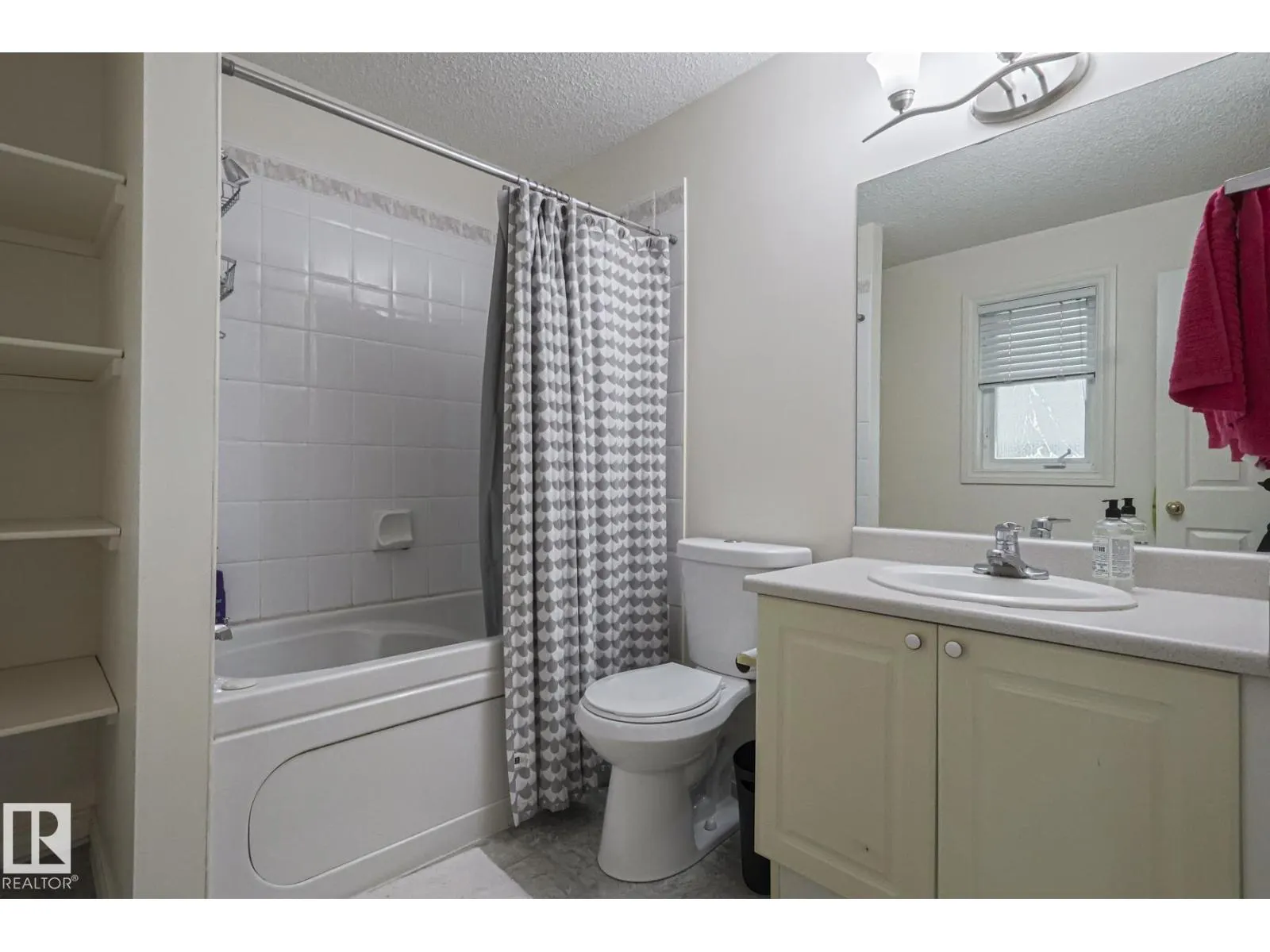 1114 116 ST NW