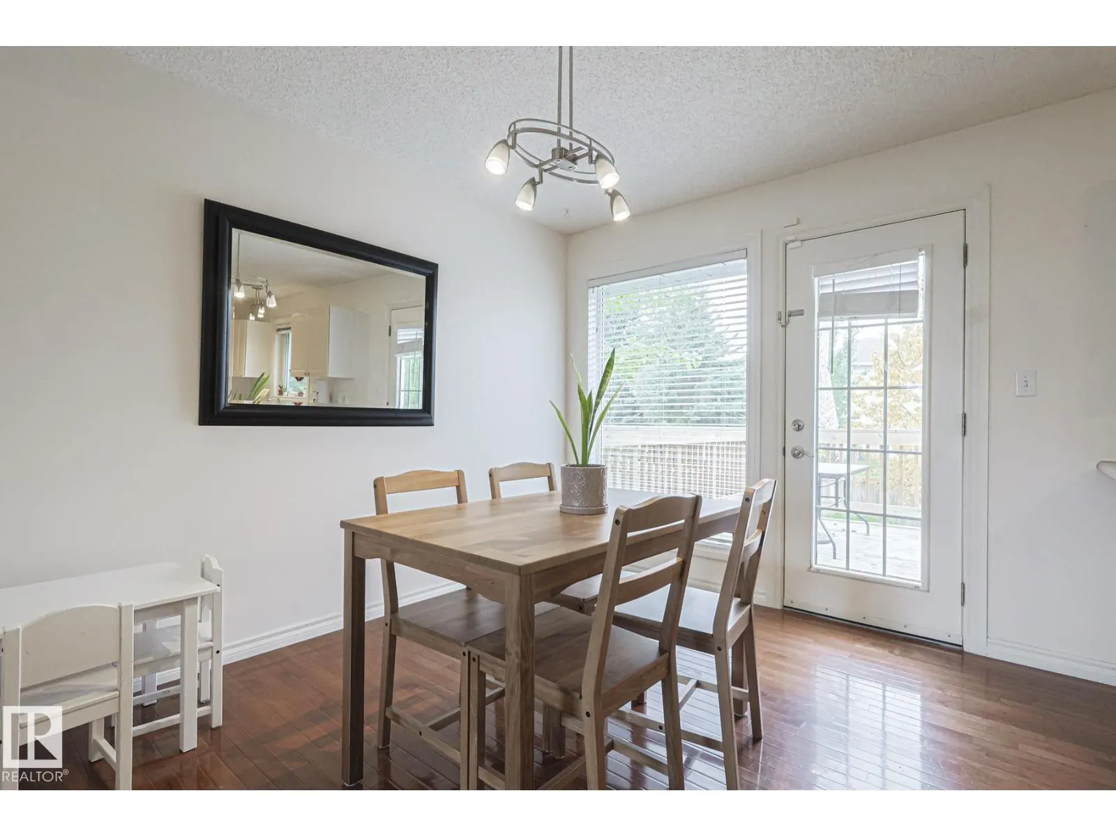 1114 116 ST NW