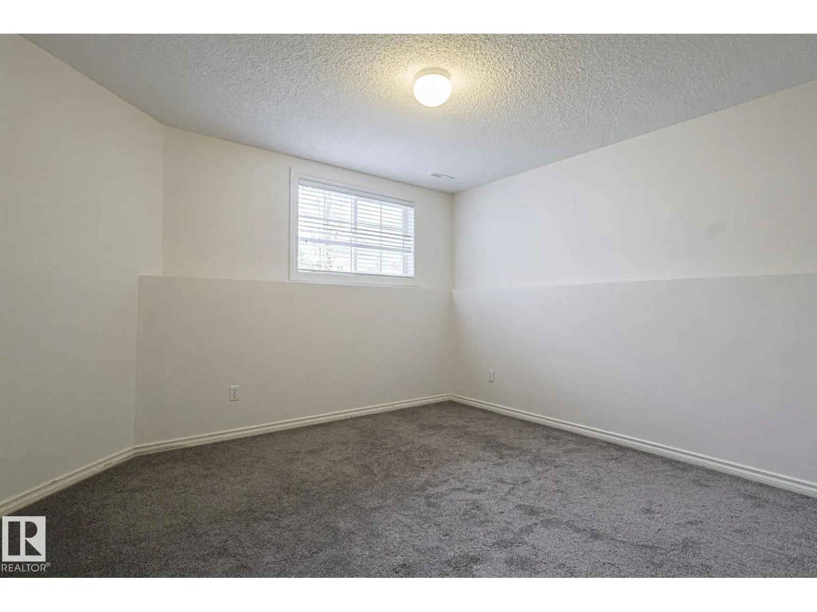 1114 116 ST NW
