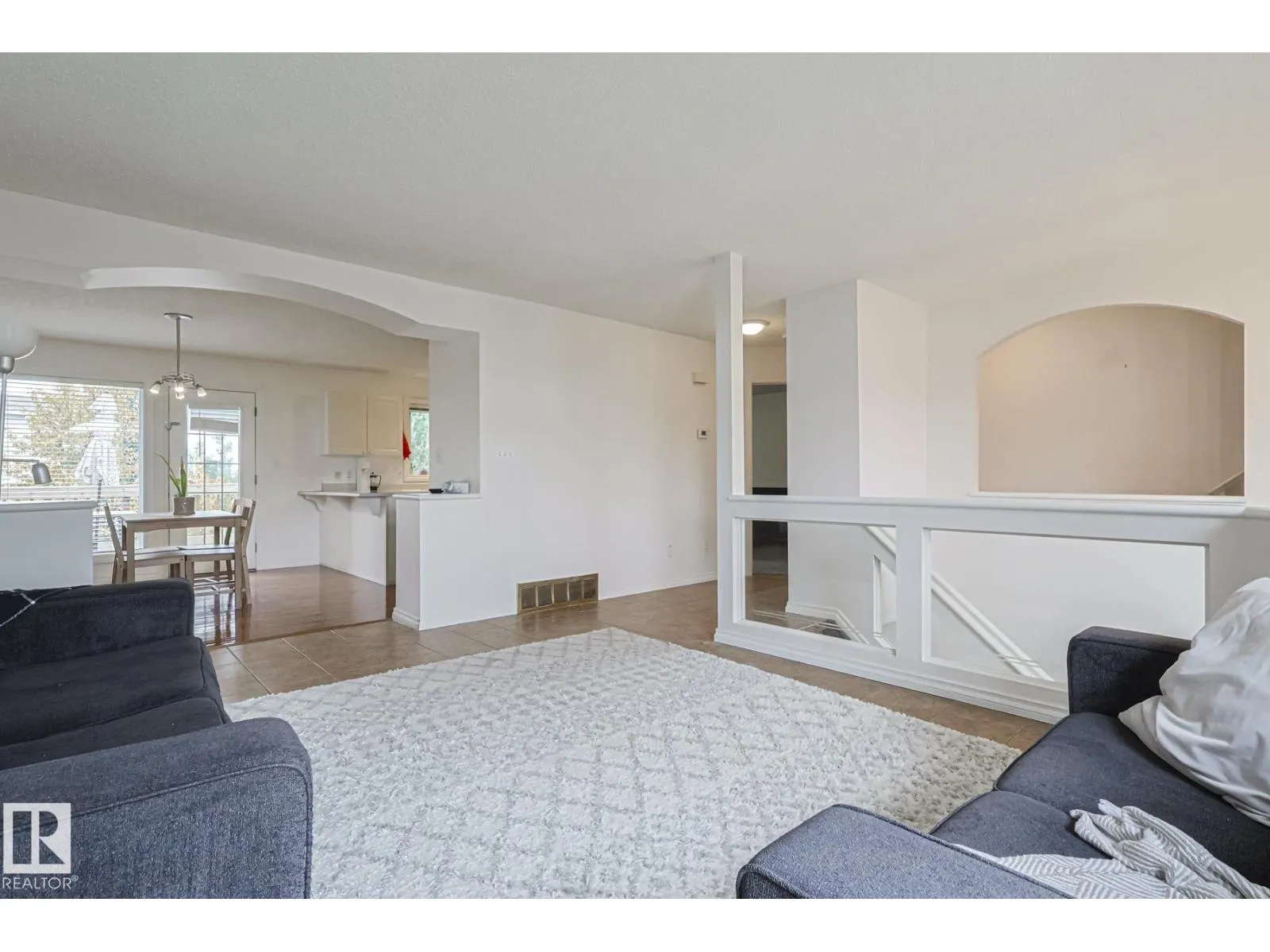 1114 116 ST NW