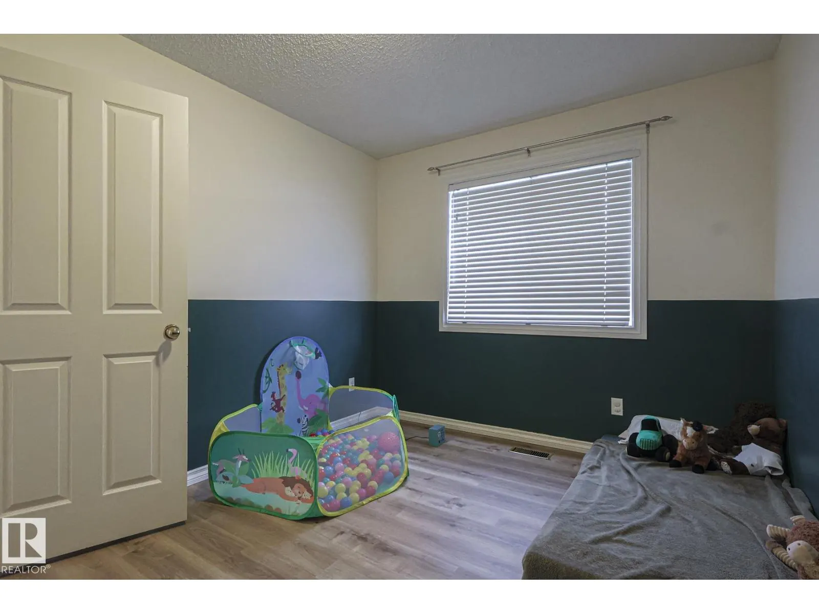1114 116 ST NW