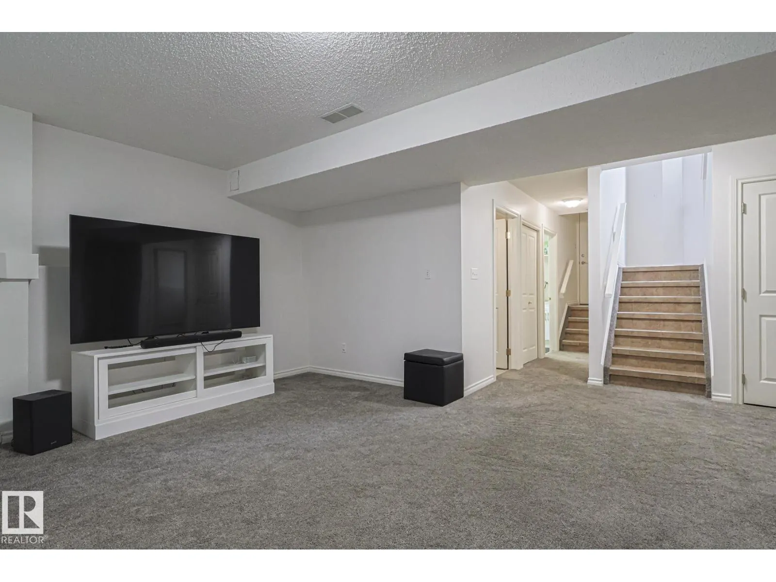 1114 116 ST NW