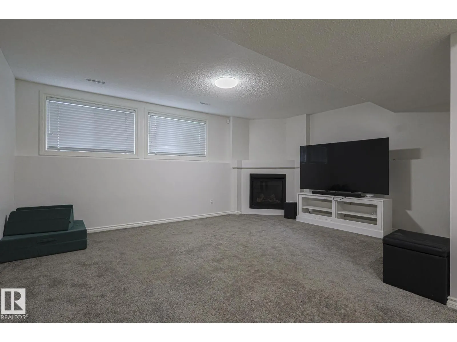 1114 116 ST NW
