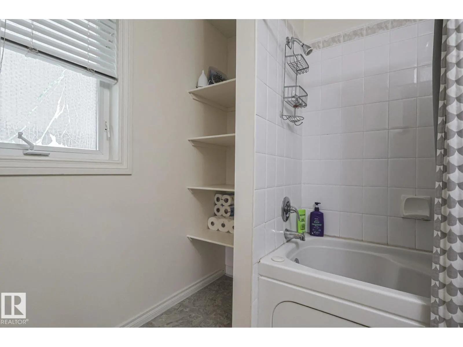 1114 116 ST NW