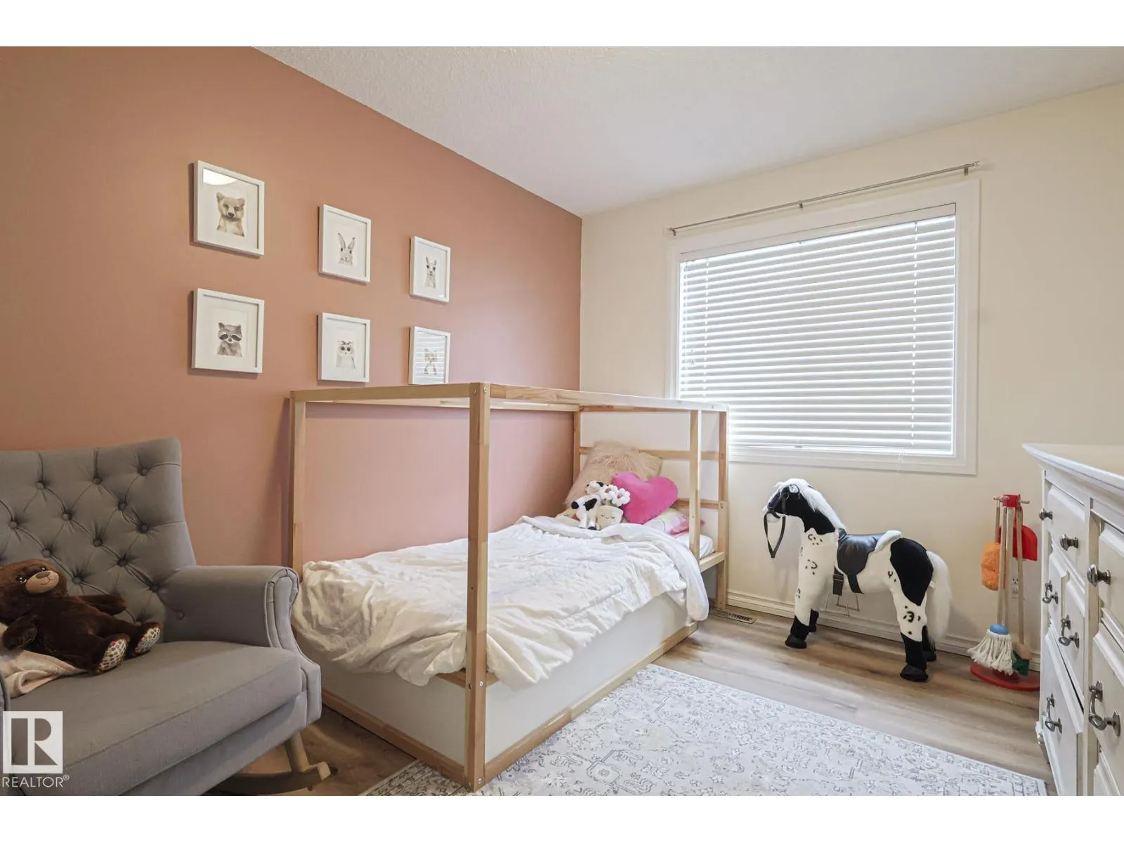 1114 116 ST NW