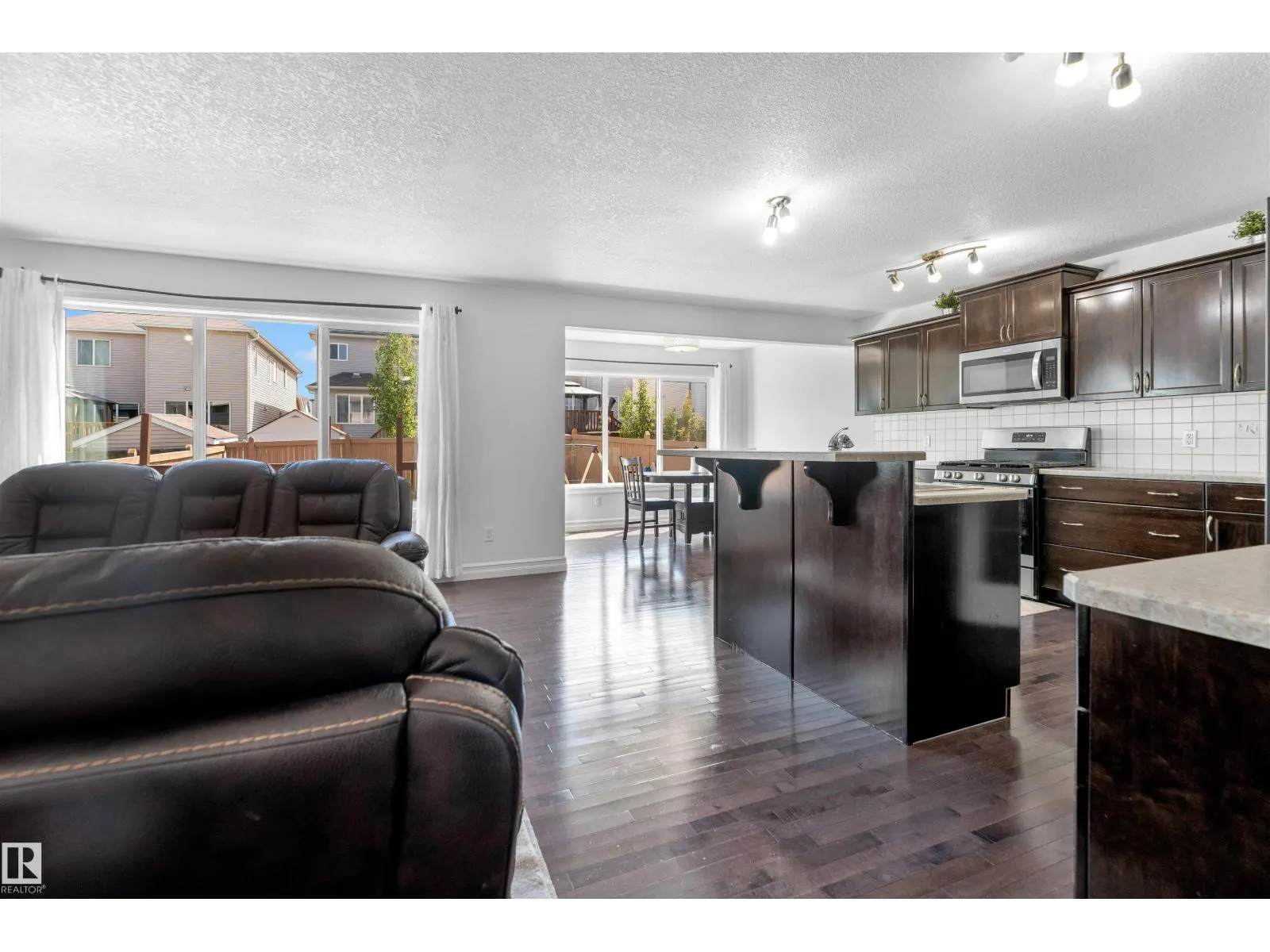 1115 61 ST SW
