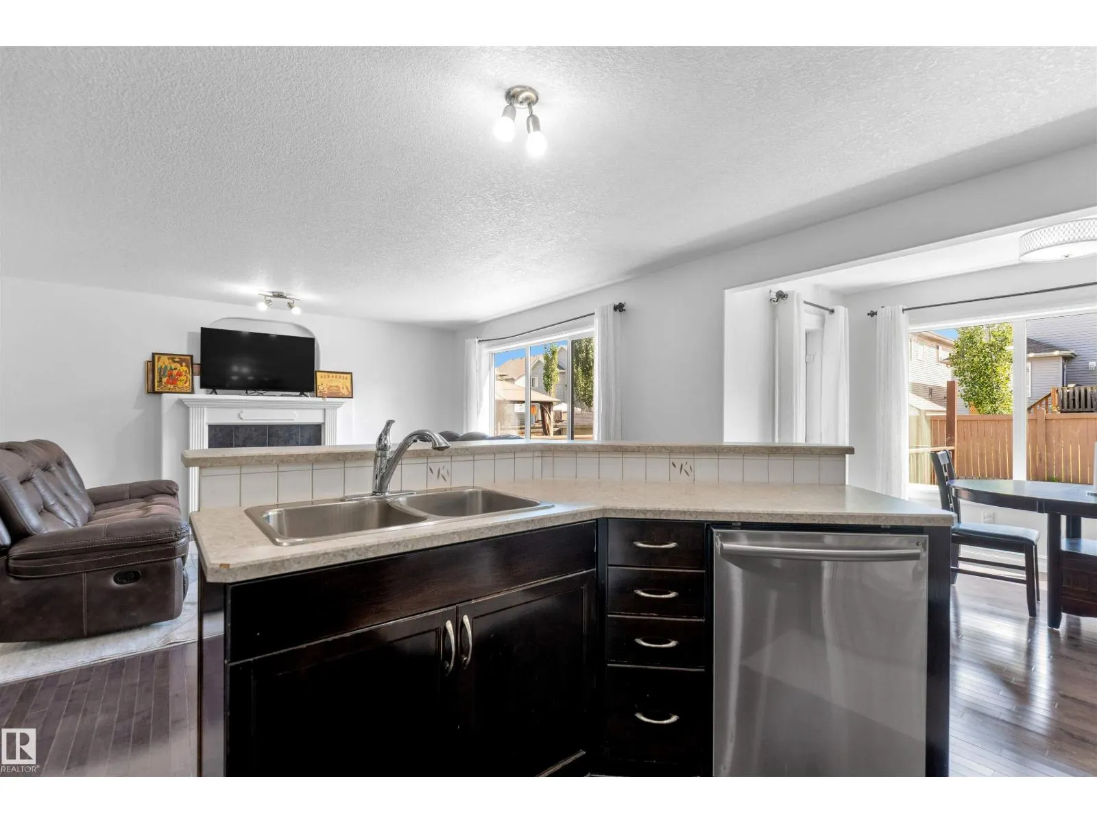1115 61 ST SW