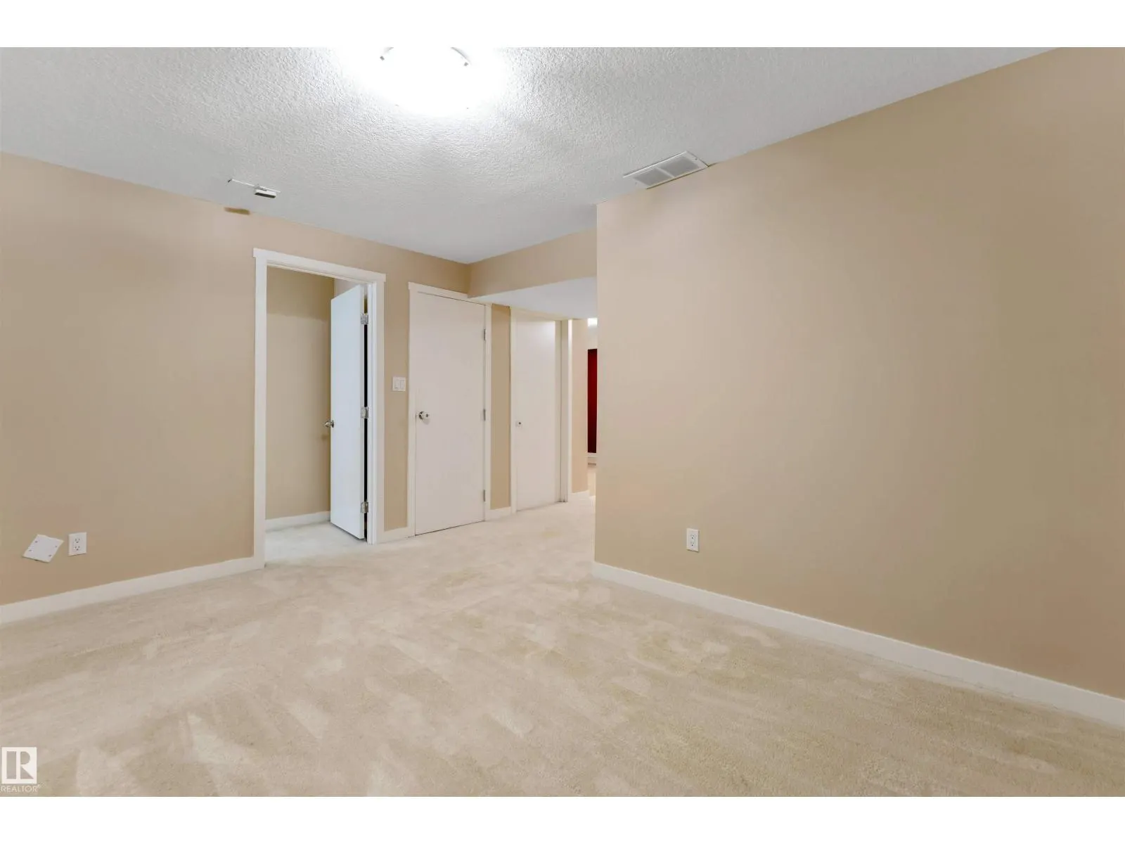 1115 61 ST SW