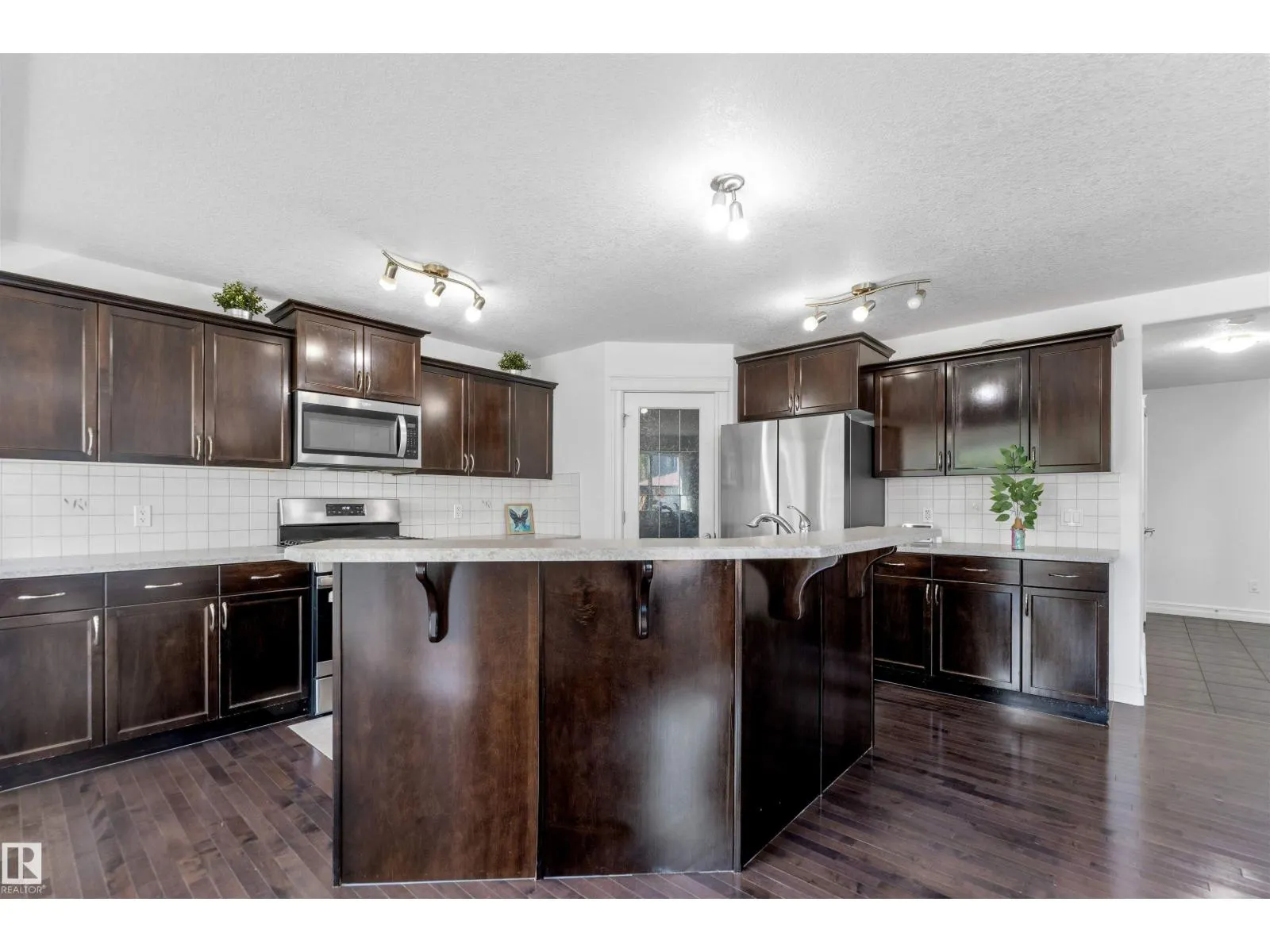 1115 61 ST SW