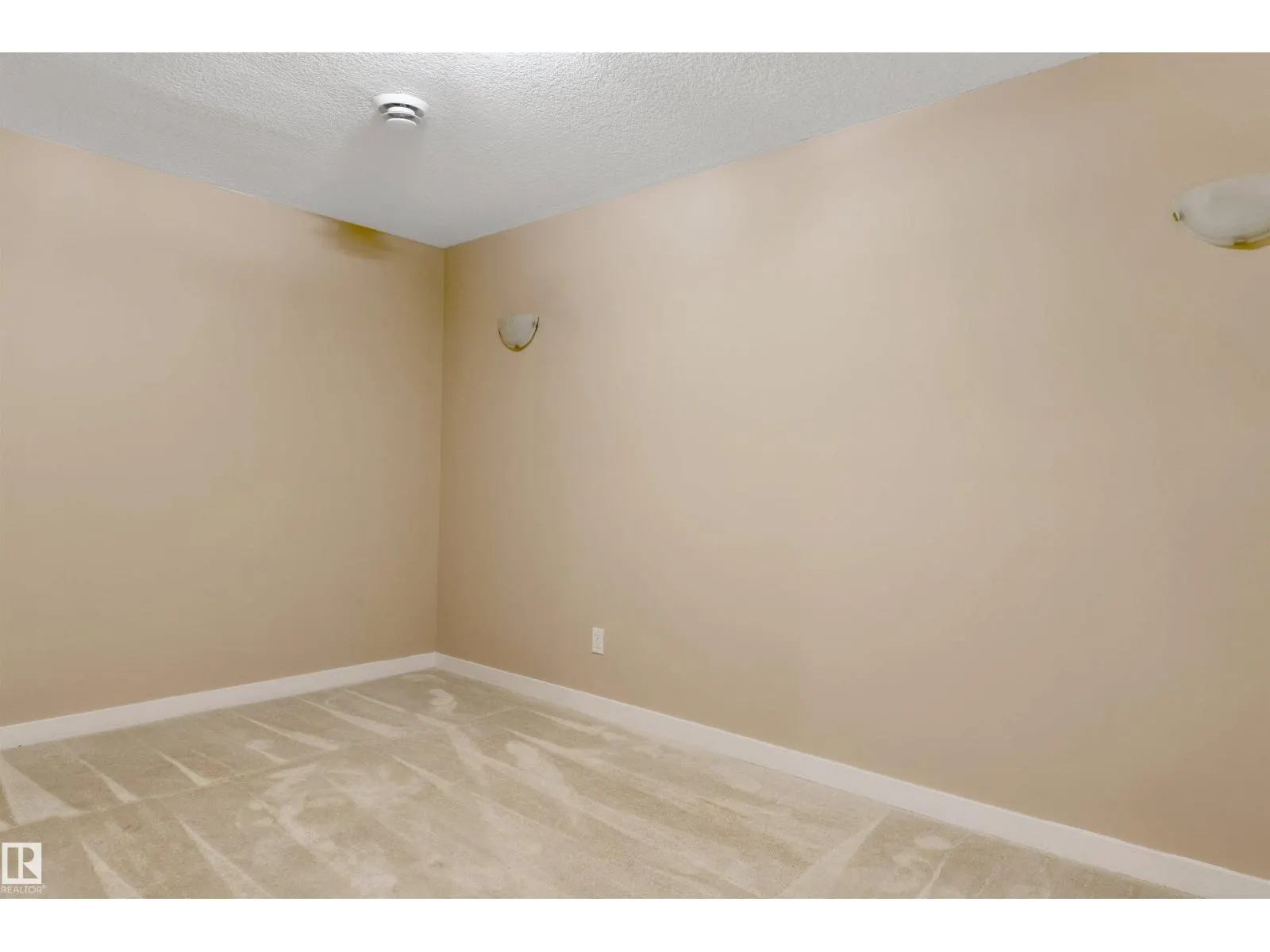 1115 61 ST SW