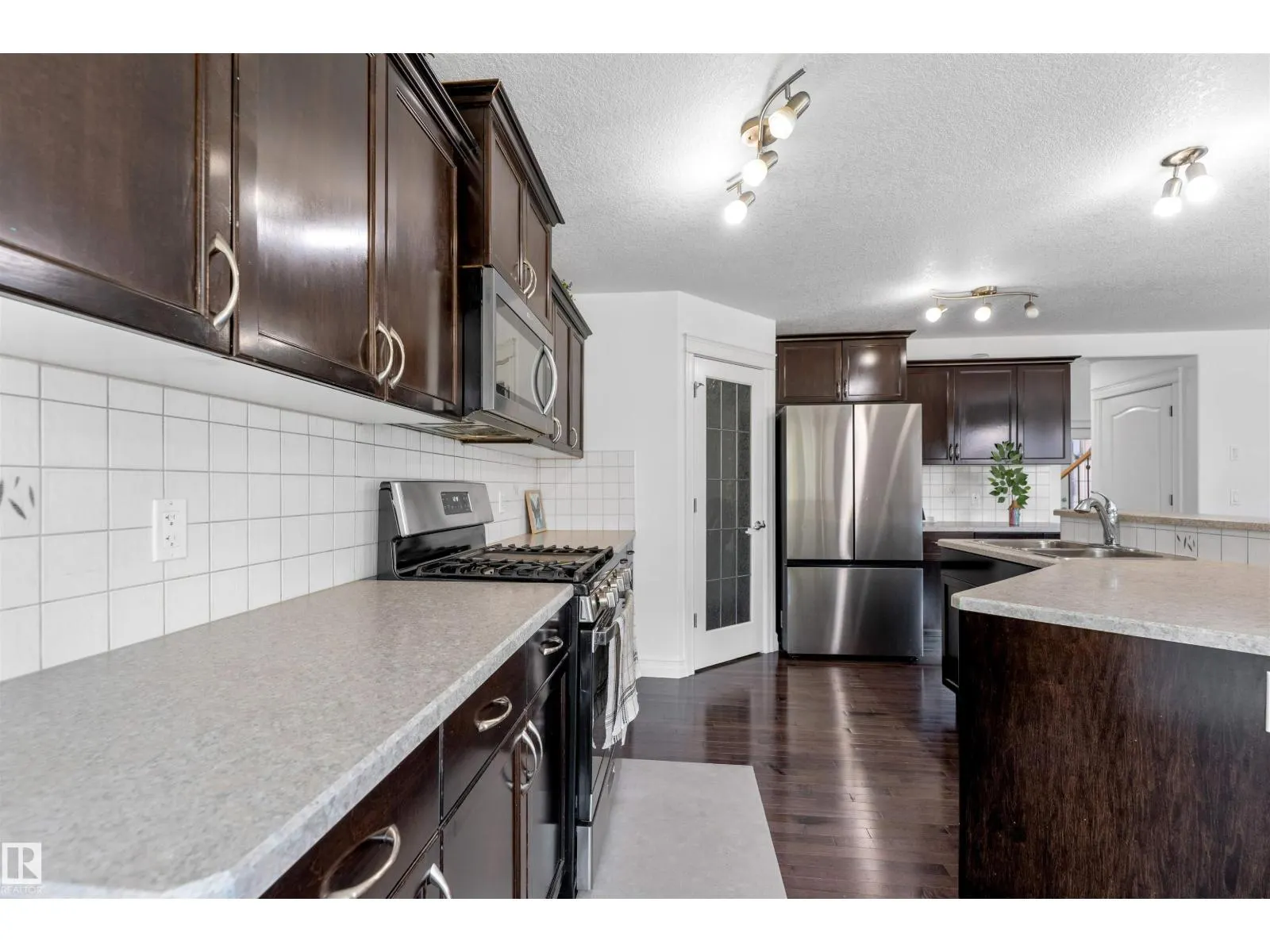 1115 61 ST SW