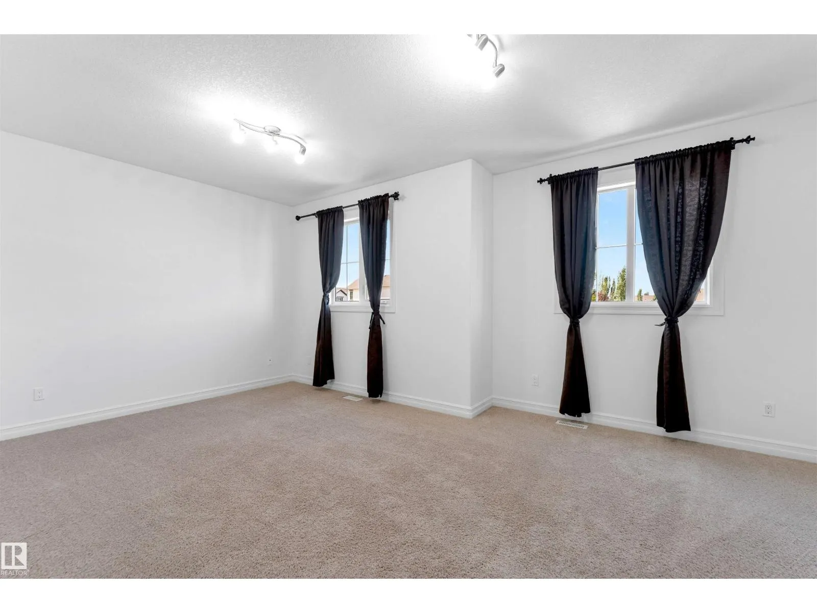 1115 61 ST SW