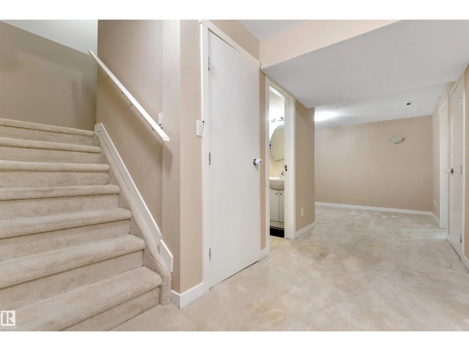 1115 61 ST SW