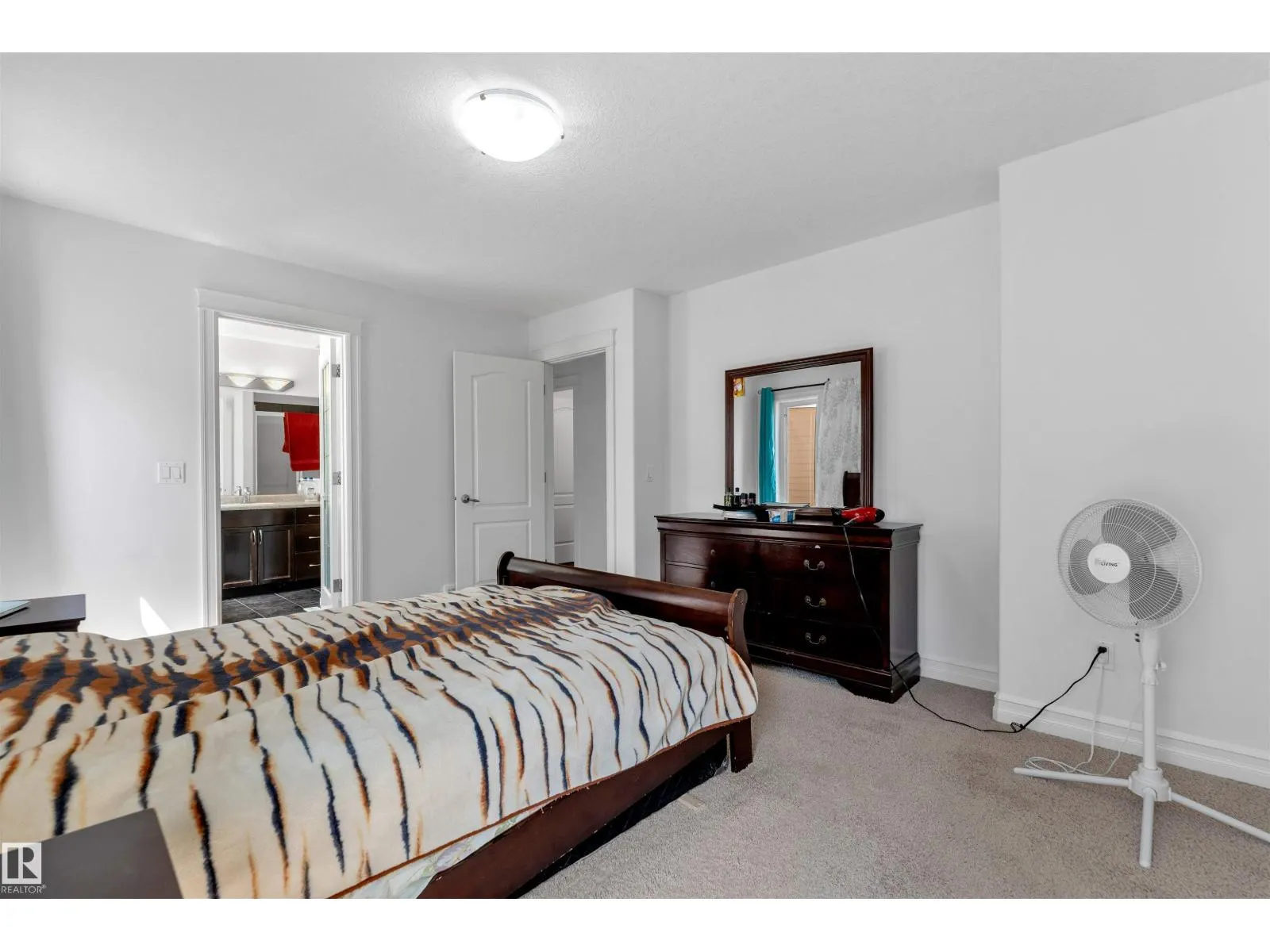 1115 61 ST SW