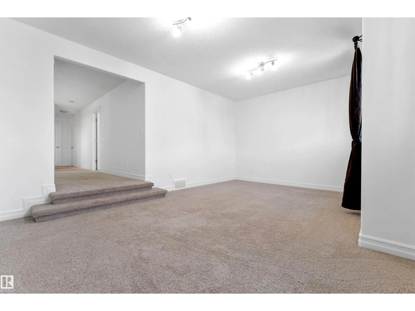 1115 61 ST SW