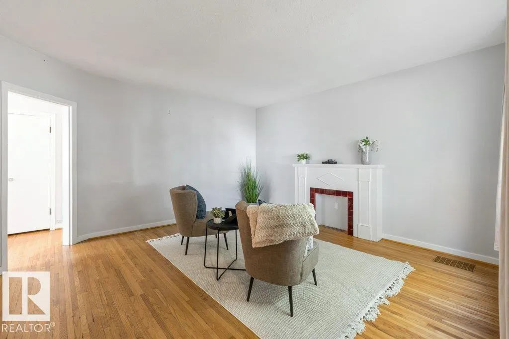 10749 72 AV NW