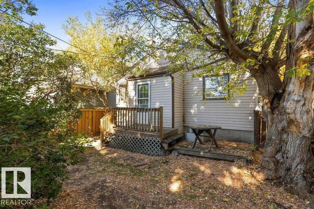 10749 72 AV NW