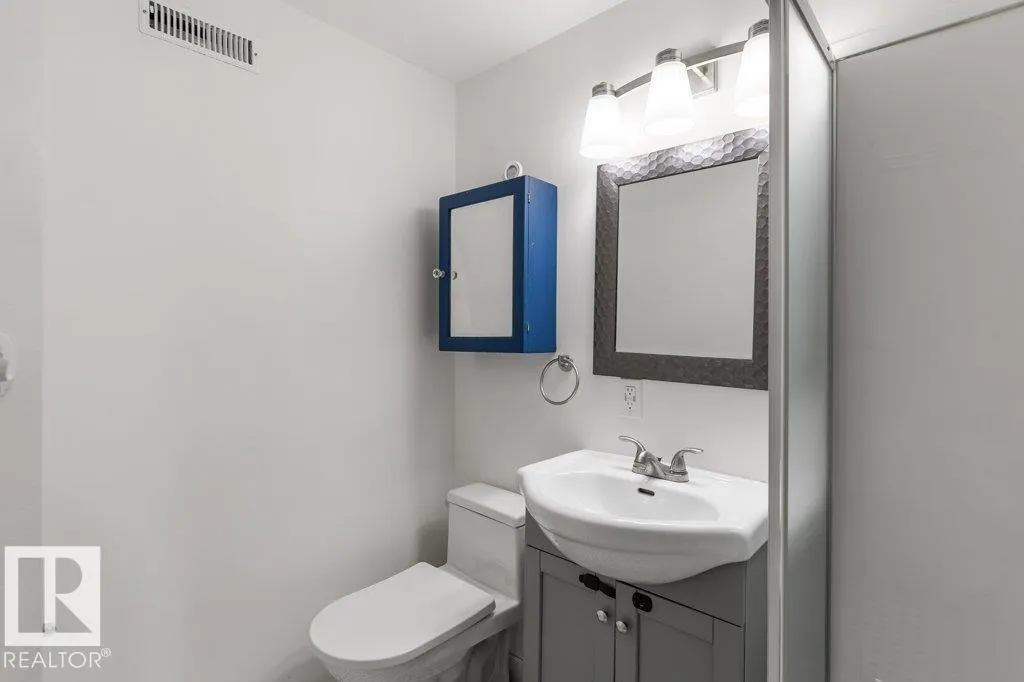 10749 72 AV NW