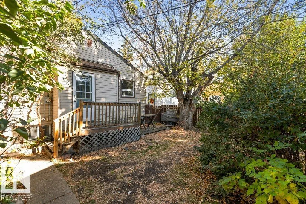 10749 72 AV NW