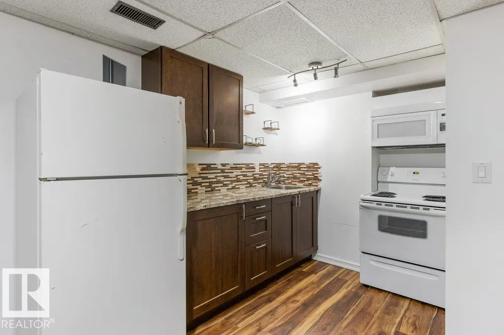 10749 72 AV NW