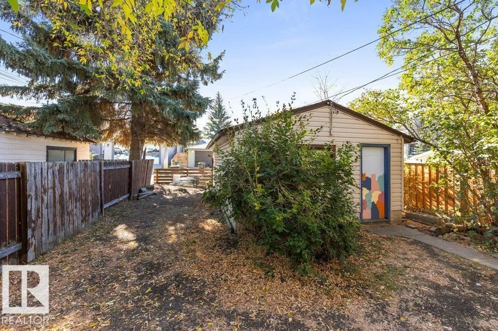10749 72 AV NW