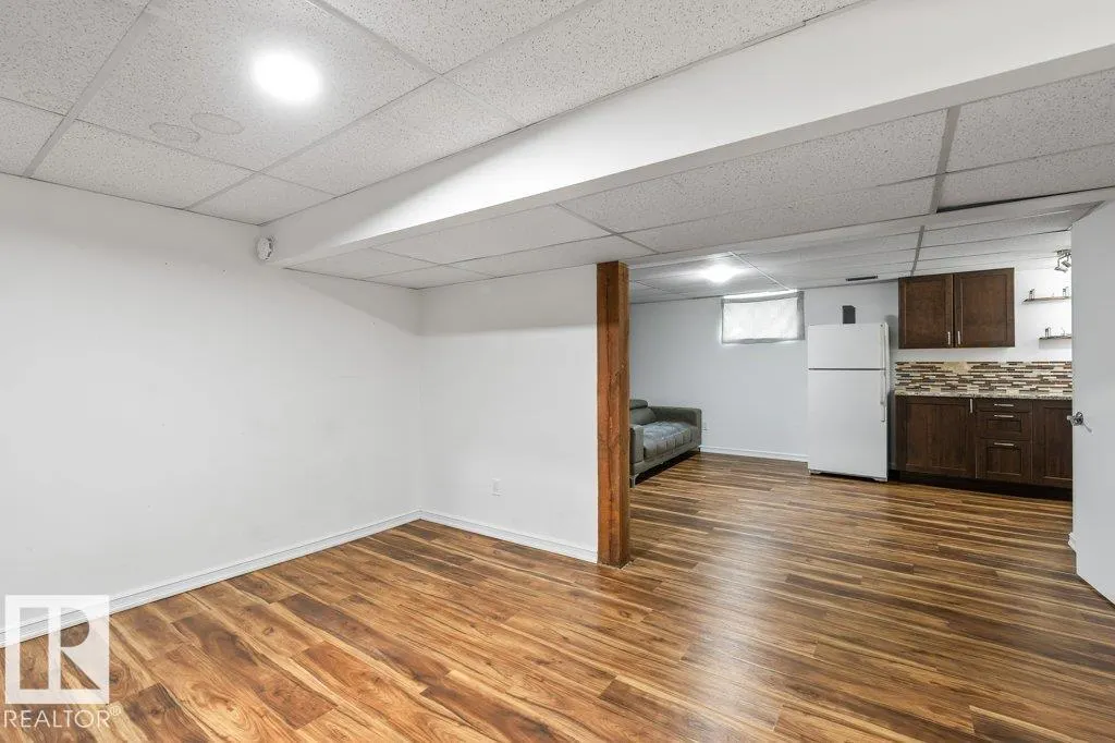 10749 72 AV NW