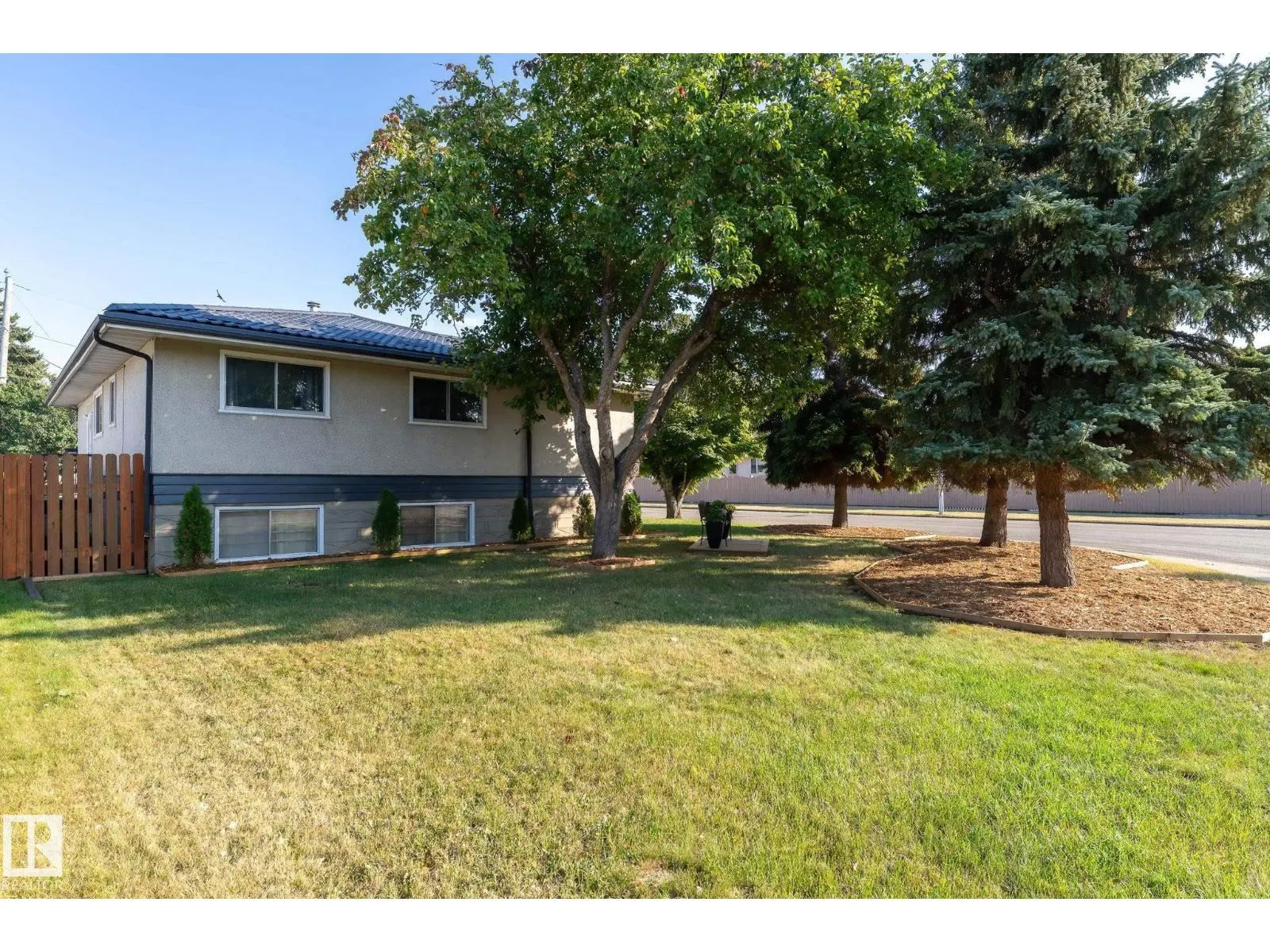 12410 134 AV NW NW