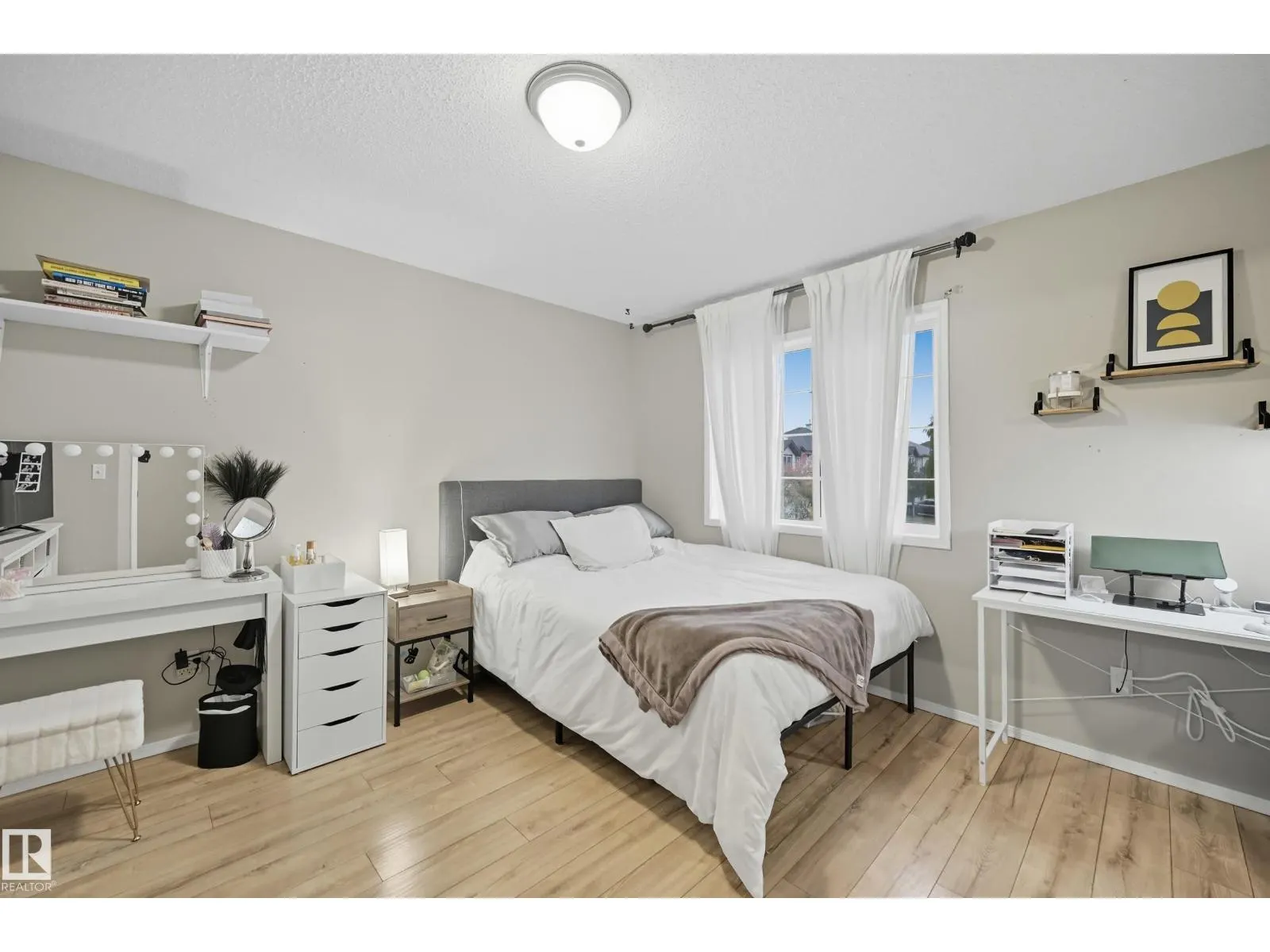18 Virginia AV