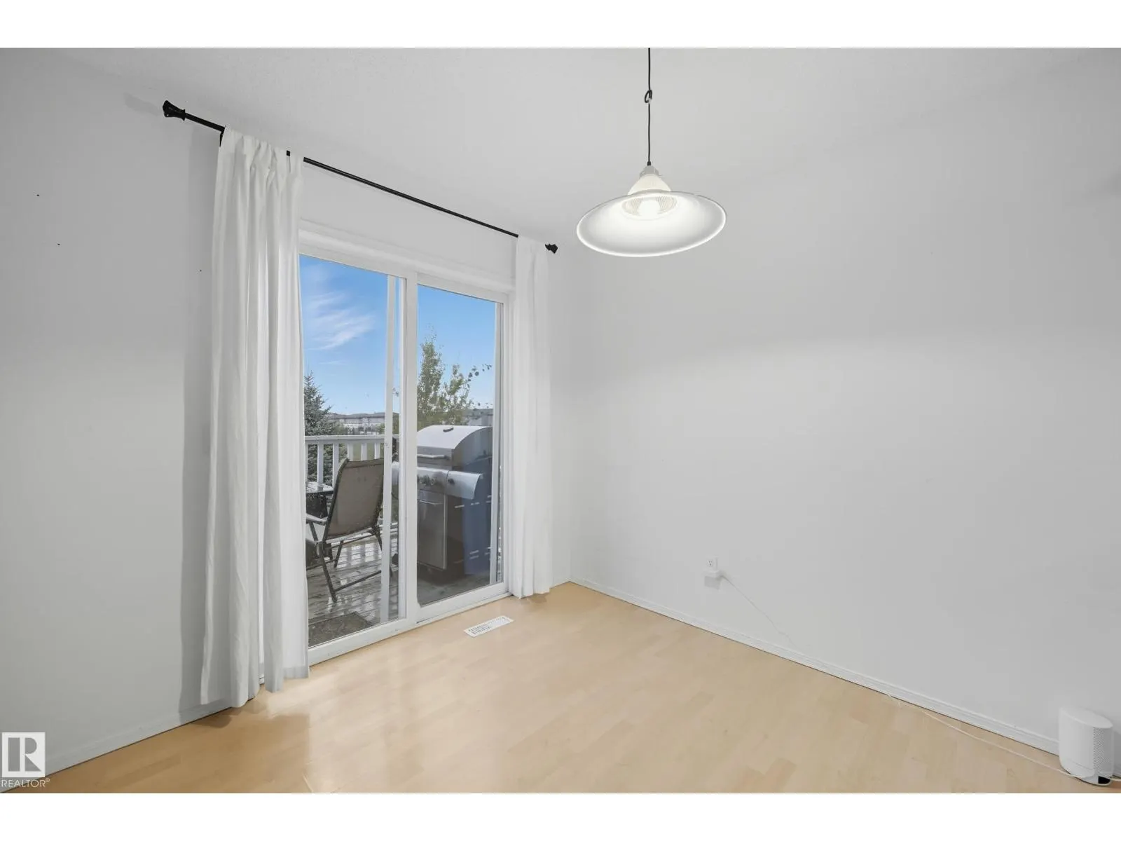 18 Virginia AV