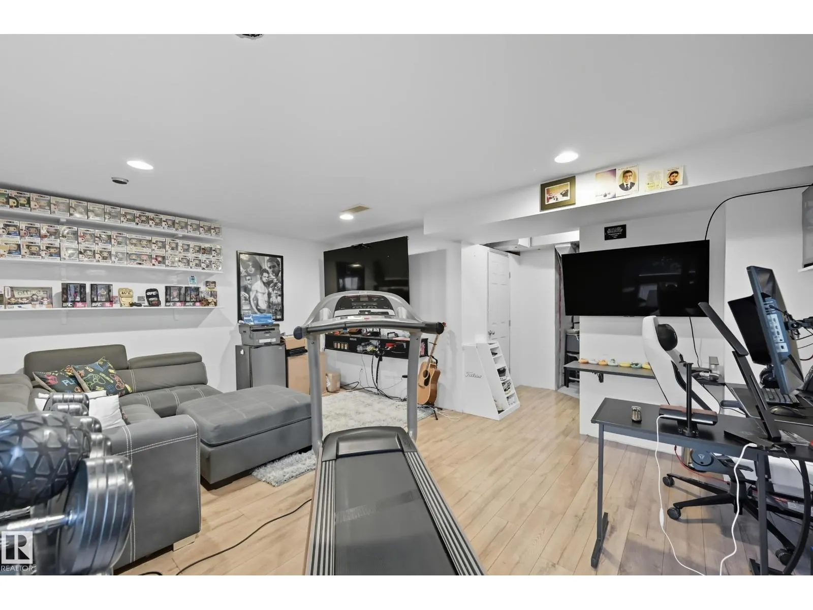 18 Virginia AV